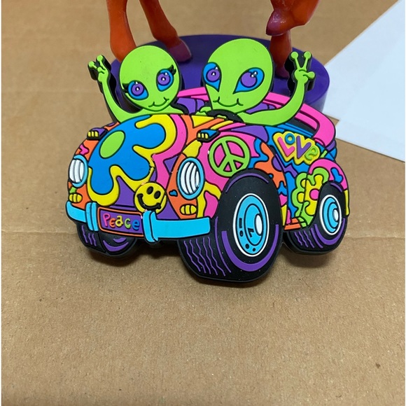 Lisa Frank Official Crocs Jibbitz ALIENS - Picture 1 of 3